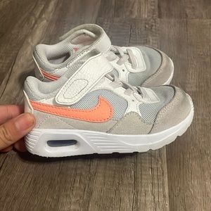 Nike toddler shoe